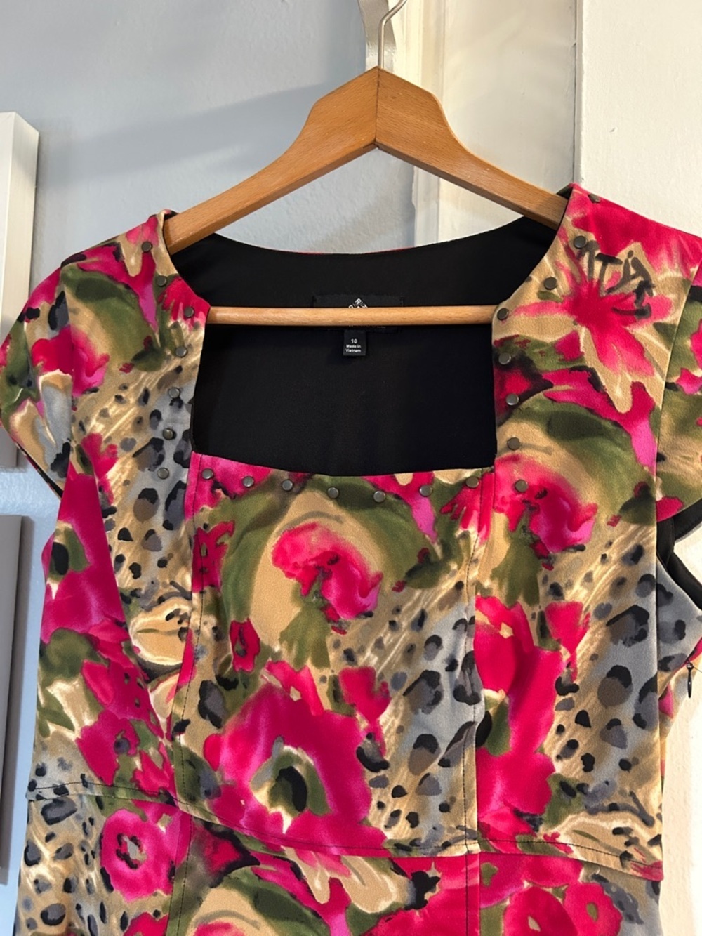 Ronni Nicole Fuchsia Floral Midi Dress with Olive and Tan Accents Size 10 - Picture 2 of 6